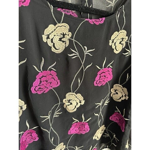 Cupcakes and Cashmere Blouse Womens Size Medium Sheer Floral Button Back Top - Picture 6 of 7